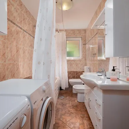 Five-bedroom In * Fažana