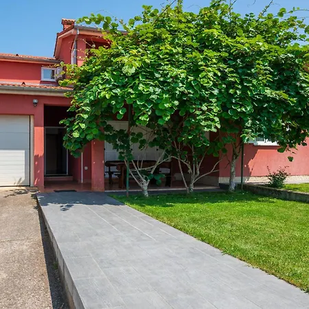 Five-bedroom In * Fažana
