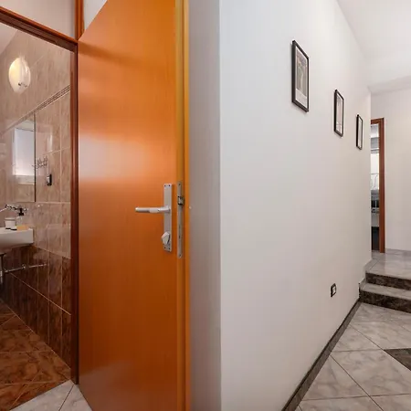 Tatil Evi Five-bedroom In Fažana