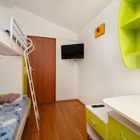 Five-bedroom In *