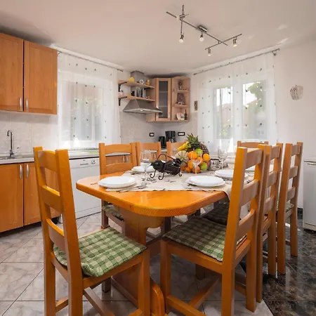 Five-bedroom In Tatil Evi