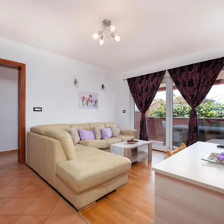 Five-bedroom In Tatil Evi